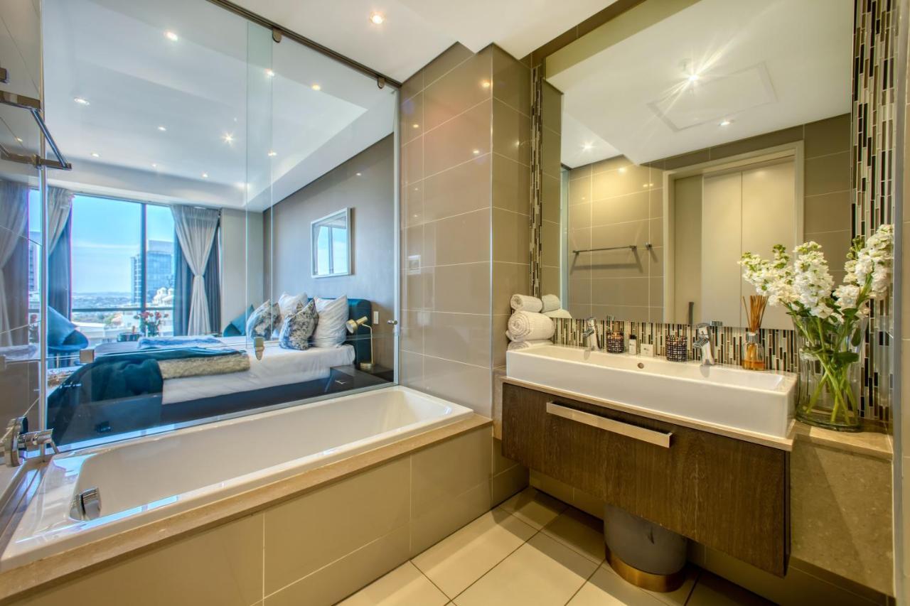 Sandton Skye Premium Suites & Penthouses โจฮันเนสเบิร์ก ภายนอก รูปภาพ