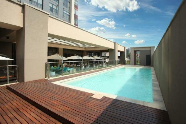 Sandton Skye Premium Suites & Penthouses โจฮันเนสเบิร์ก ภายนอก รูปภาพ